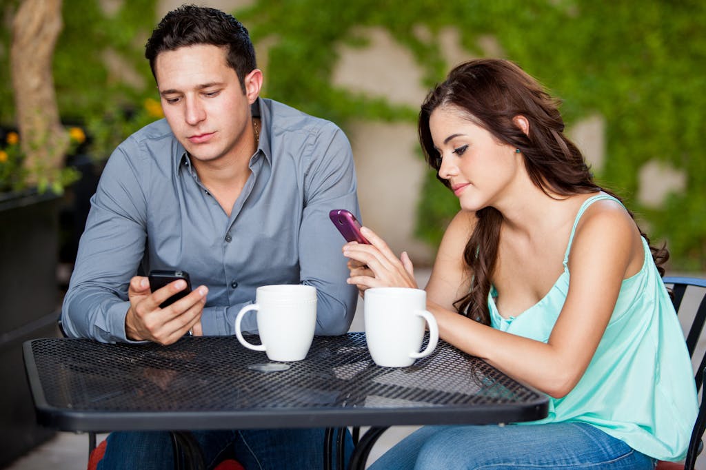 Online Profiles Wrecking Relationship