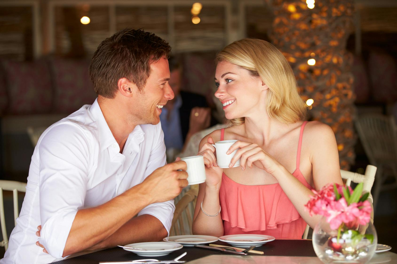 what to talk with a girl on first date
